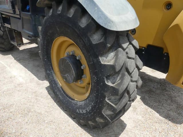 Image of Caterpillar TH514D equipment image 4