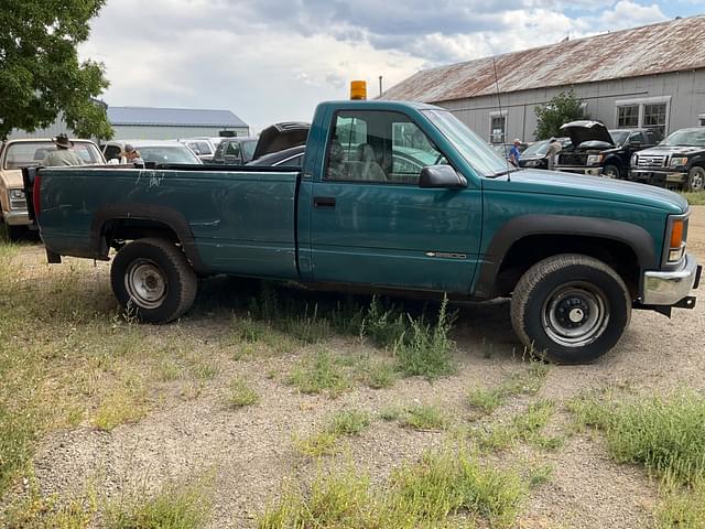 Image of Chevrolet K2500 equipment image 3