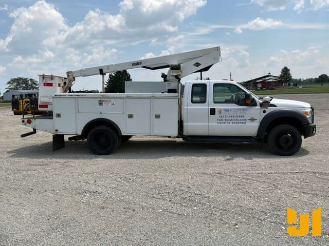 Image of Ford F-550 equipment image 3