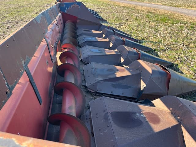 Image of Case IH 1064 equipment image 3