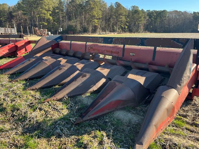 Image of Case IH 1064 equipment image 1