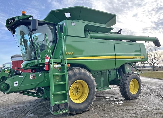 Image of John Deere S550 equipment image 1