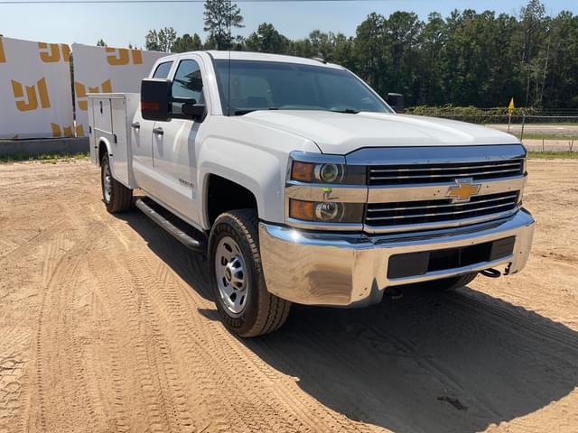 Image of Chevrolet Silverado equipment image 2