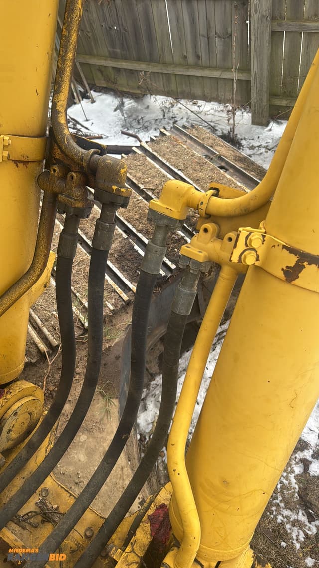 Image of Komatsu PC400LC equipment image 4