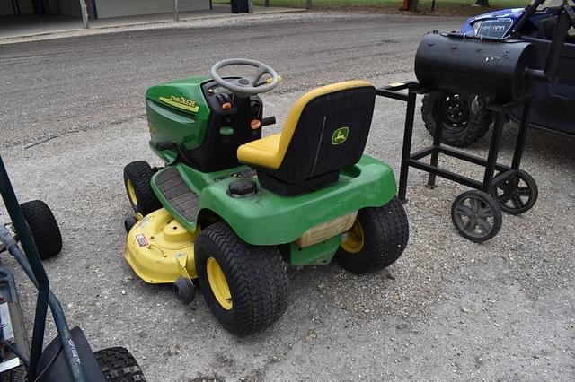 Image of John Deere LT180 equipment image 2