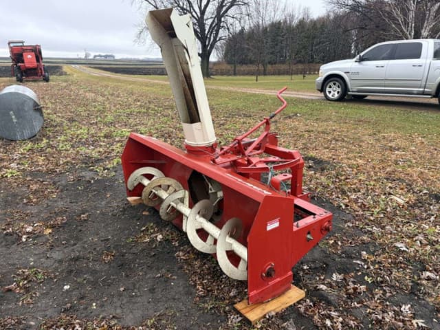 Image of Buhler Farm King 840 equipment image 2