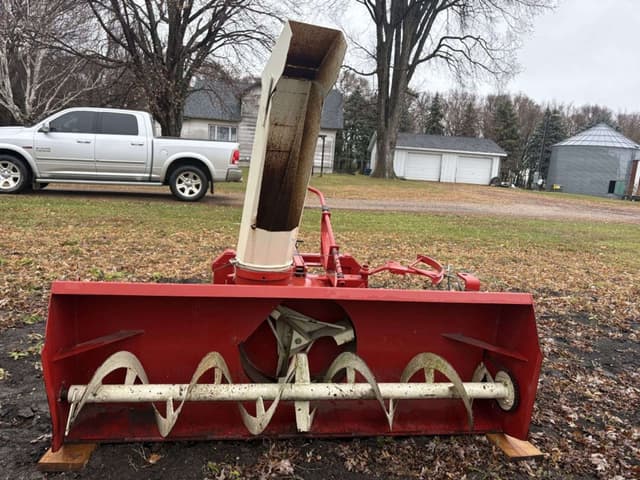 Image of Buhler Farm King 840 equipment image 4