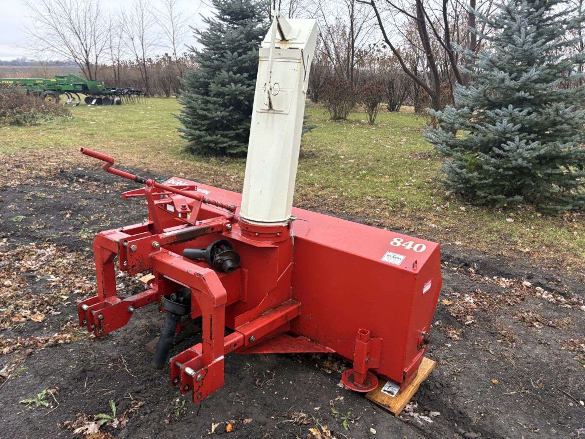 Buhler Farm King 840 Equipment Image0