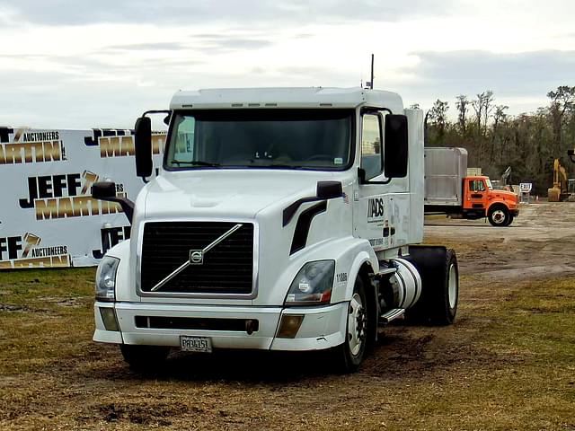 Image of Volvo VNL equipment image 1