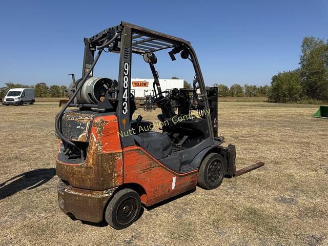 Image of Toyota 8FGCU25 equipment image 4