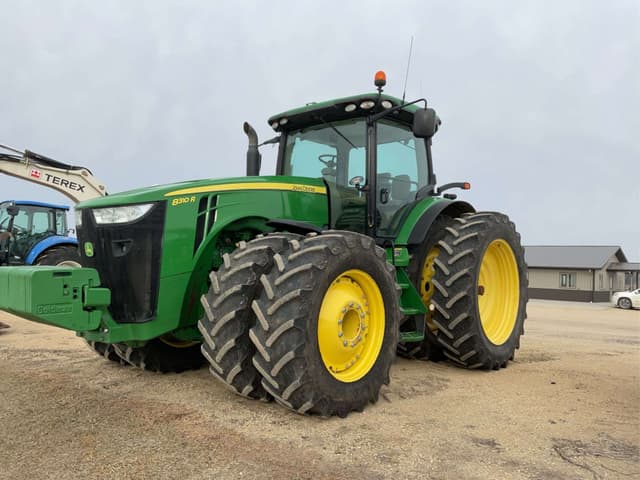 Image of John Deere 8310R equipment image 1