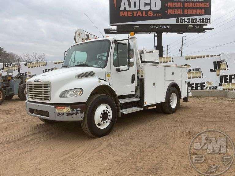 Main image Freightliner M2106