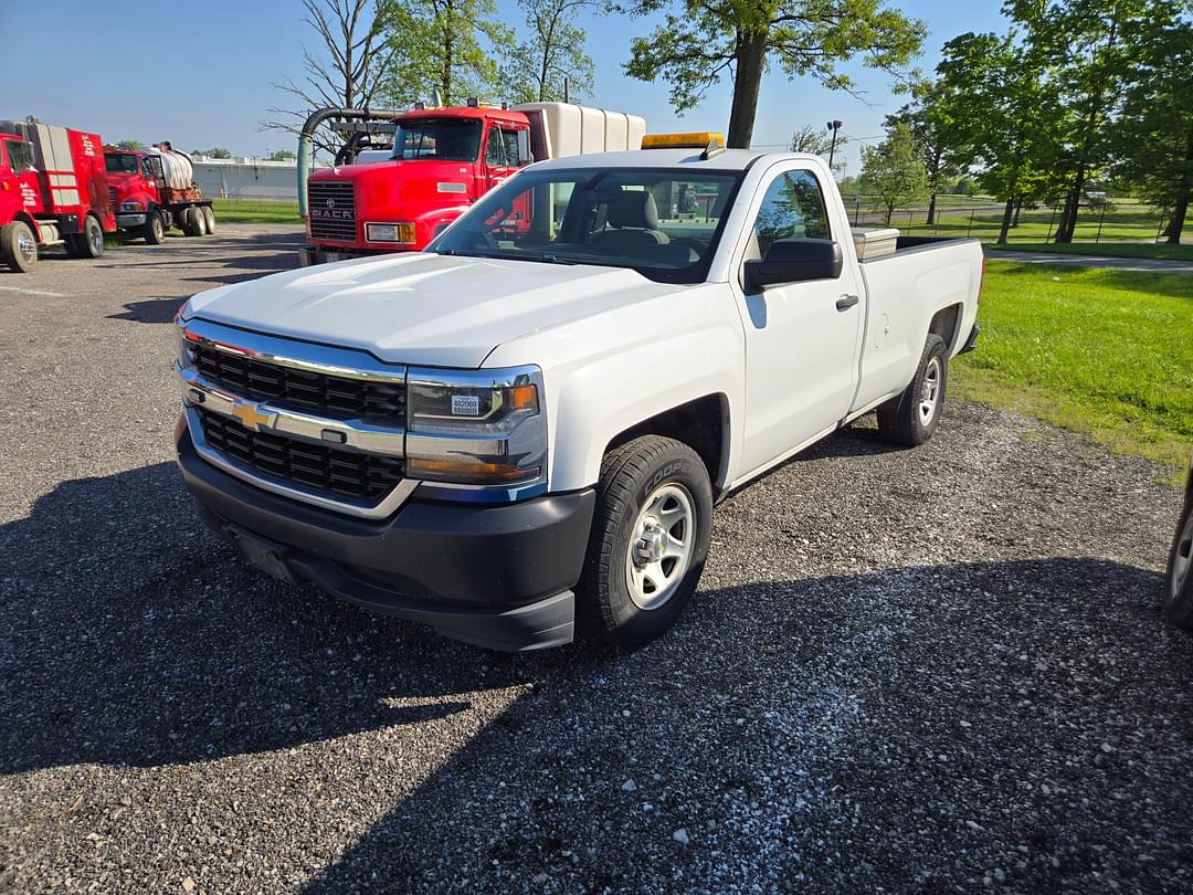Image of Chevrolet Silverado Primary image