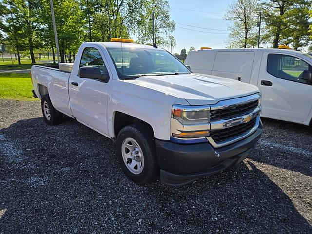 Image of Chevrolet Silverado equipment image 2