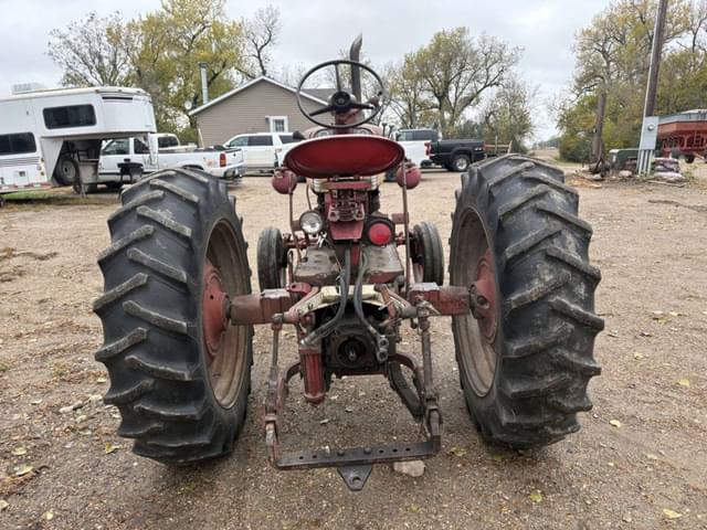 Image of Farmall 460 equipment image 3