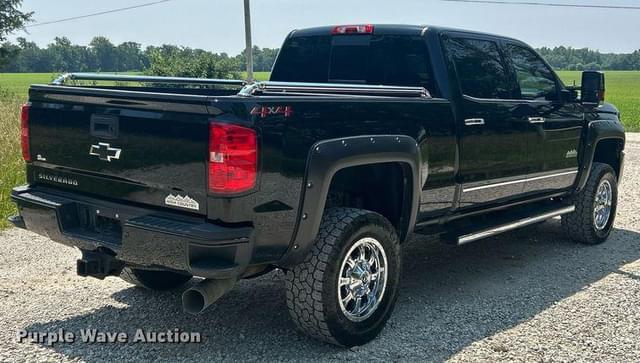Image of Chevrolet 3500HD equipment image 4