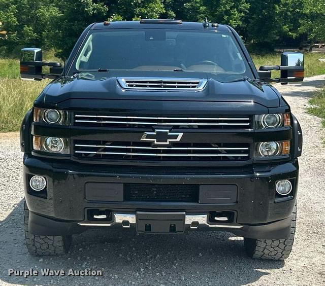 Image of Chevrolet 3500HD equipment image 1