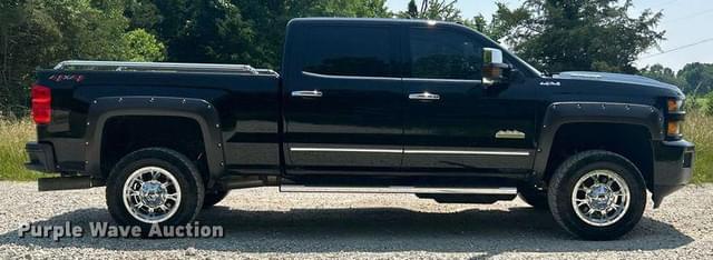 Image of Chevrolet 3500HD equipment image 3