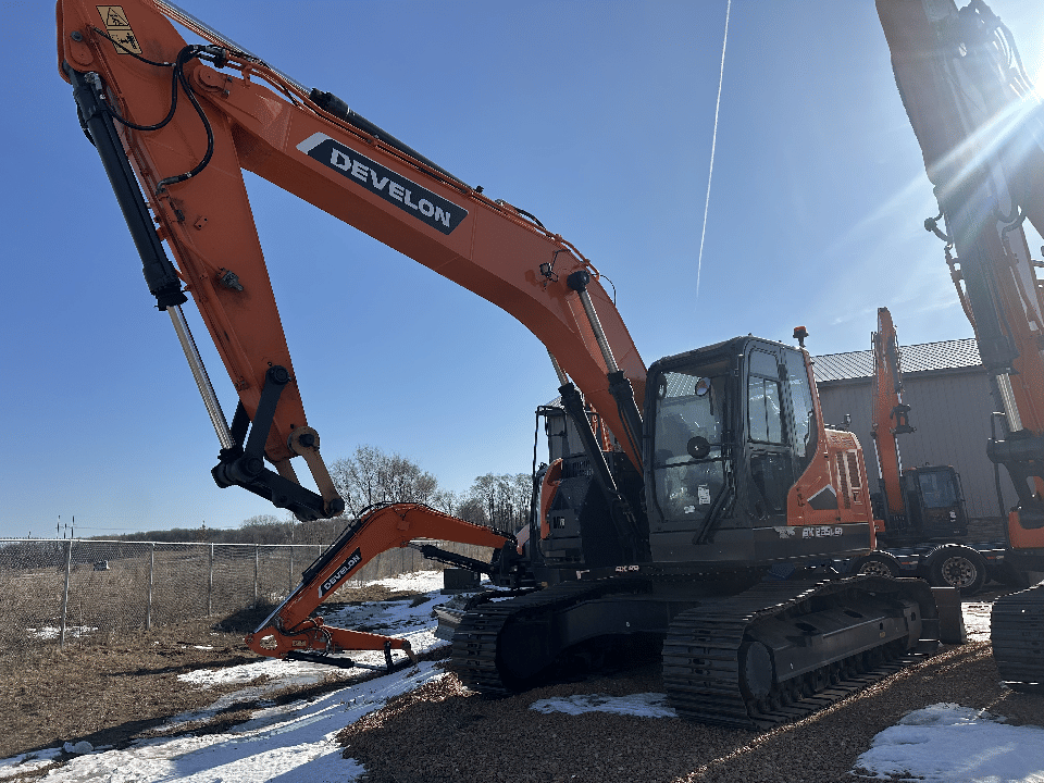 Develon DX235 LCR-7 Equipment Image0