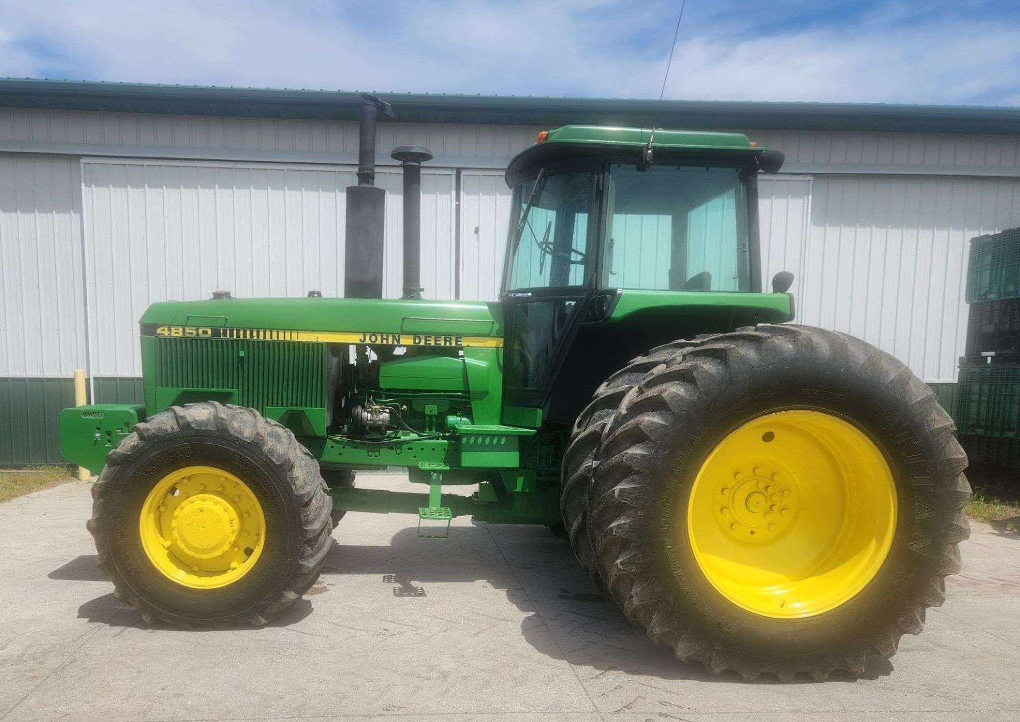 175 - 299 HP Tractors image