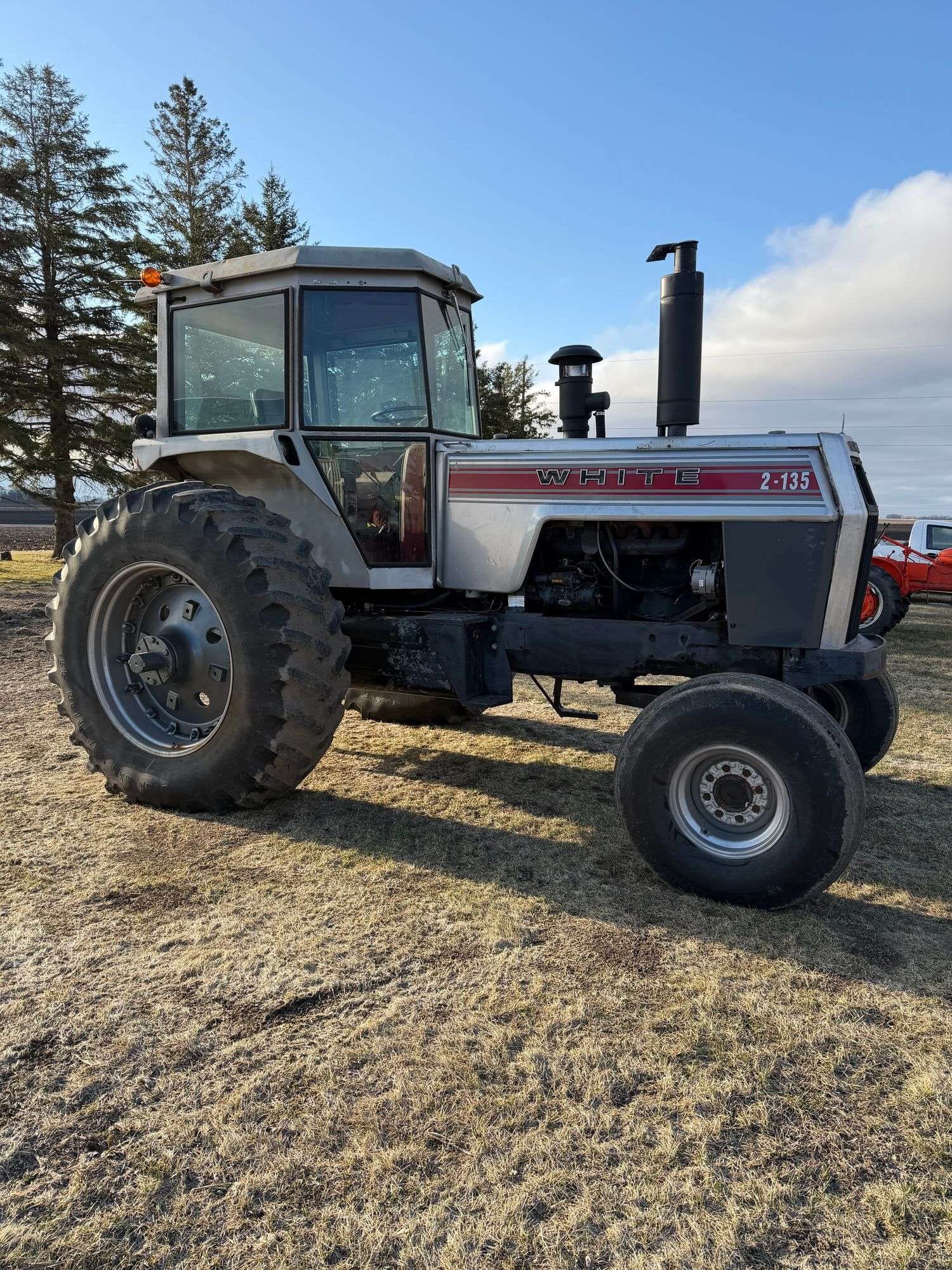 White 2-135 Equipment Image0