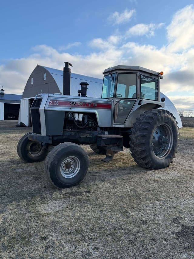 Image of White 2-135 equipment image 1