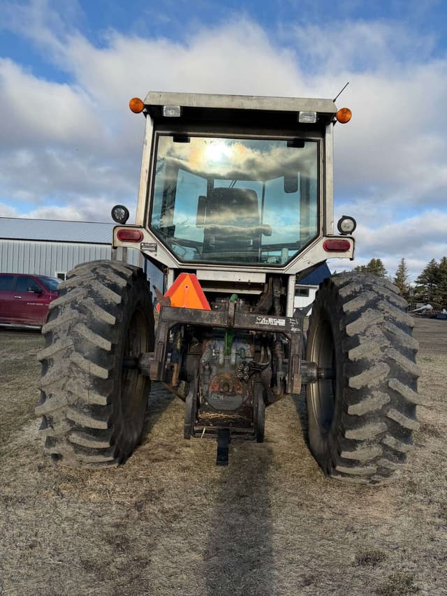 Image of White 2-135 equipment image 3