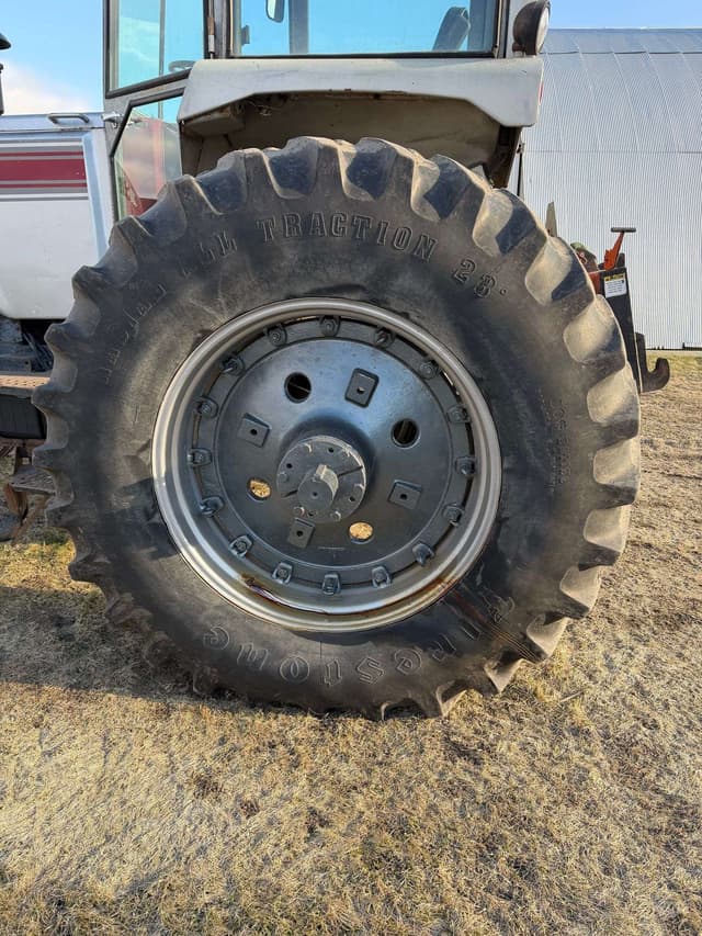 Image of White 2-135 equipment image 2