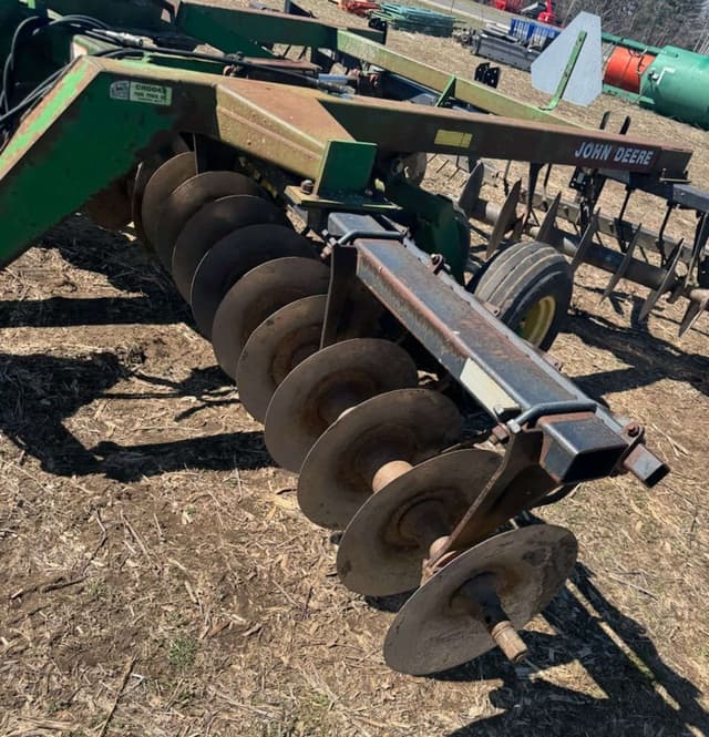 Image of John Deere 630 equipment image 1