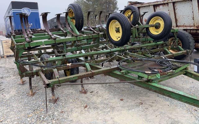 Image of John Deere 1010 equipment image 1