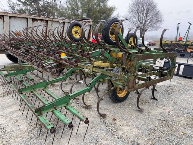 Image of John Deere 1010 equipment image 3