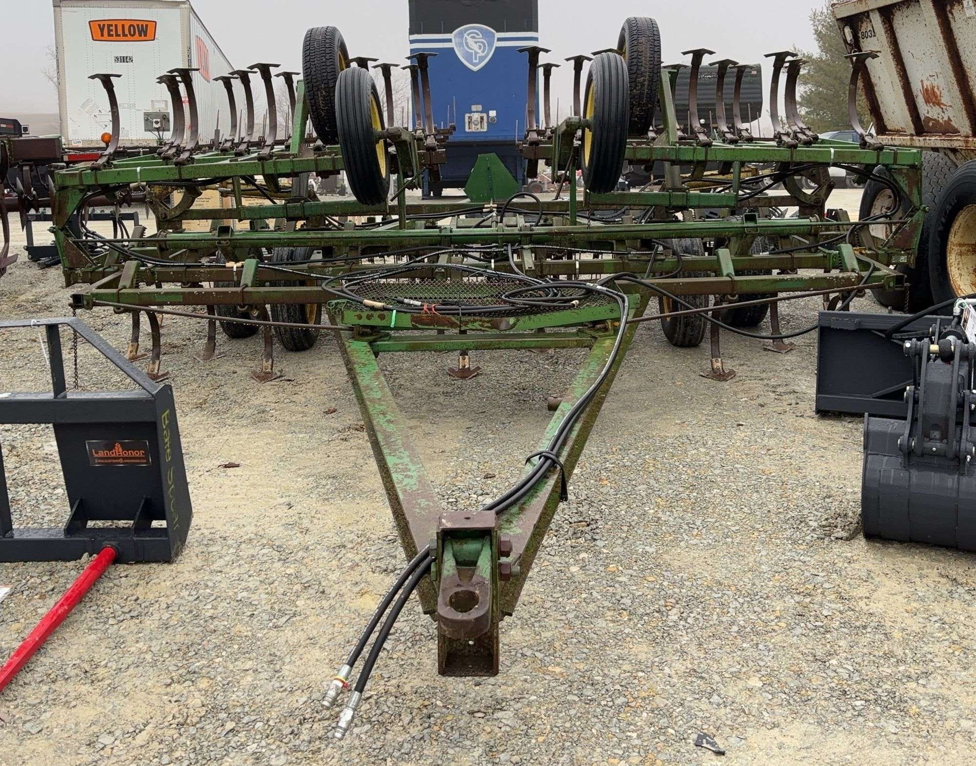 John Deere 1010 Equipment Image0