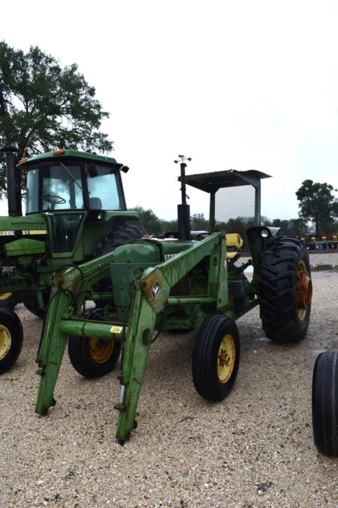 John Deere 2440 Equipment Image0