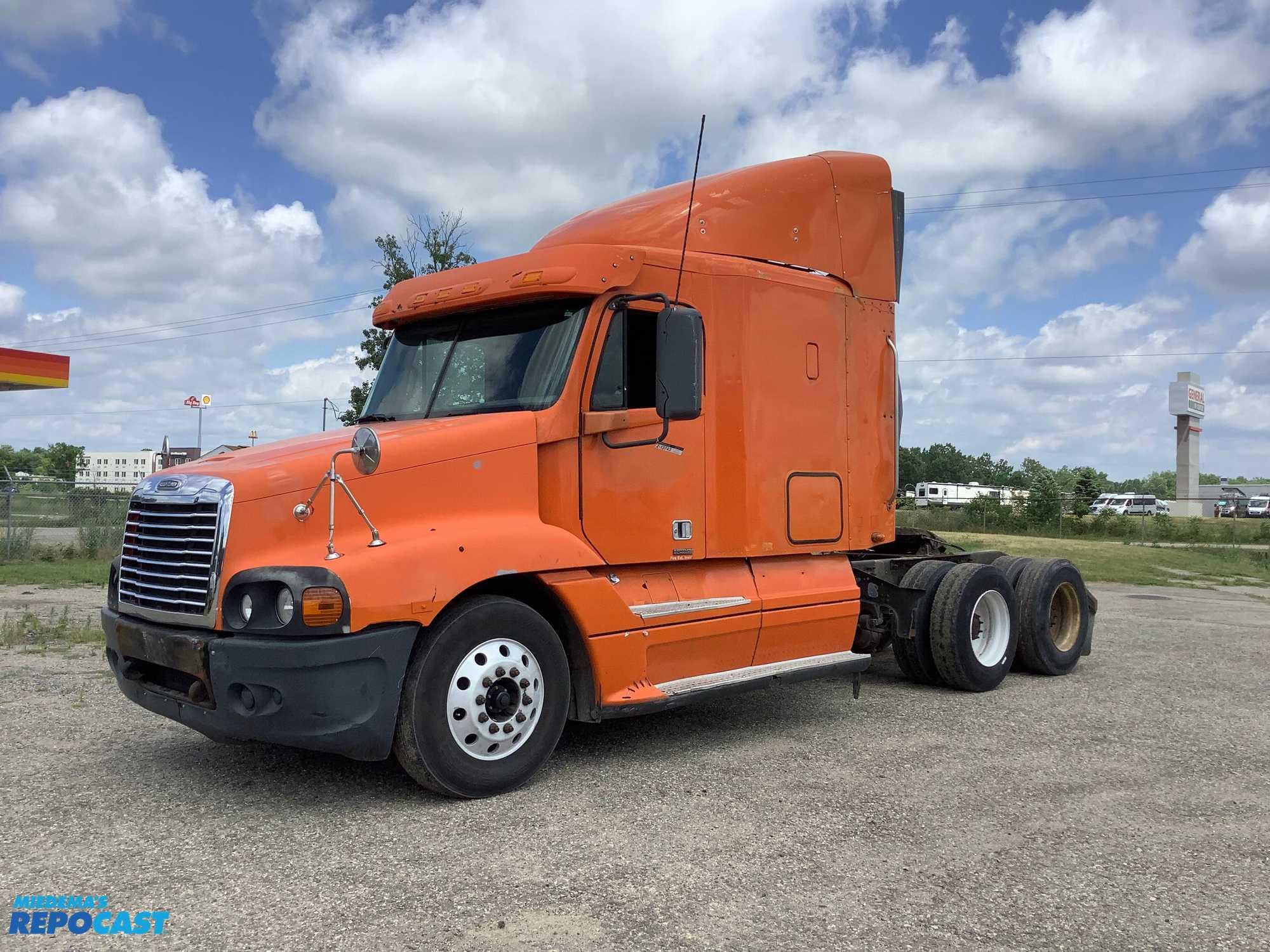 Main image Freightliner Century