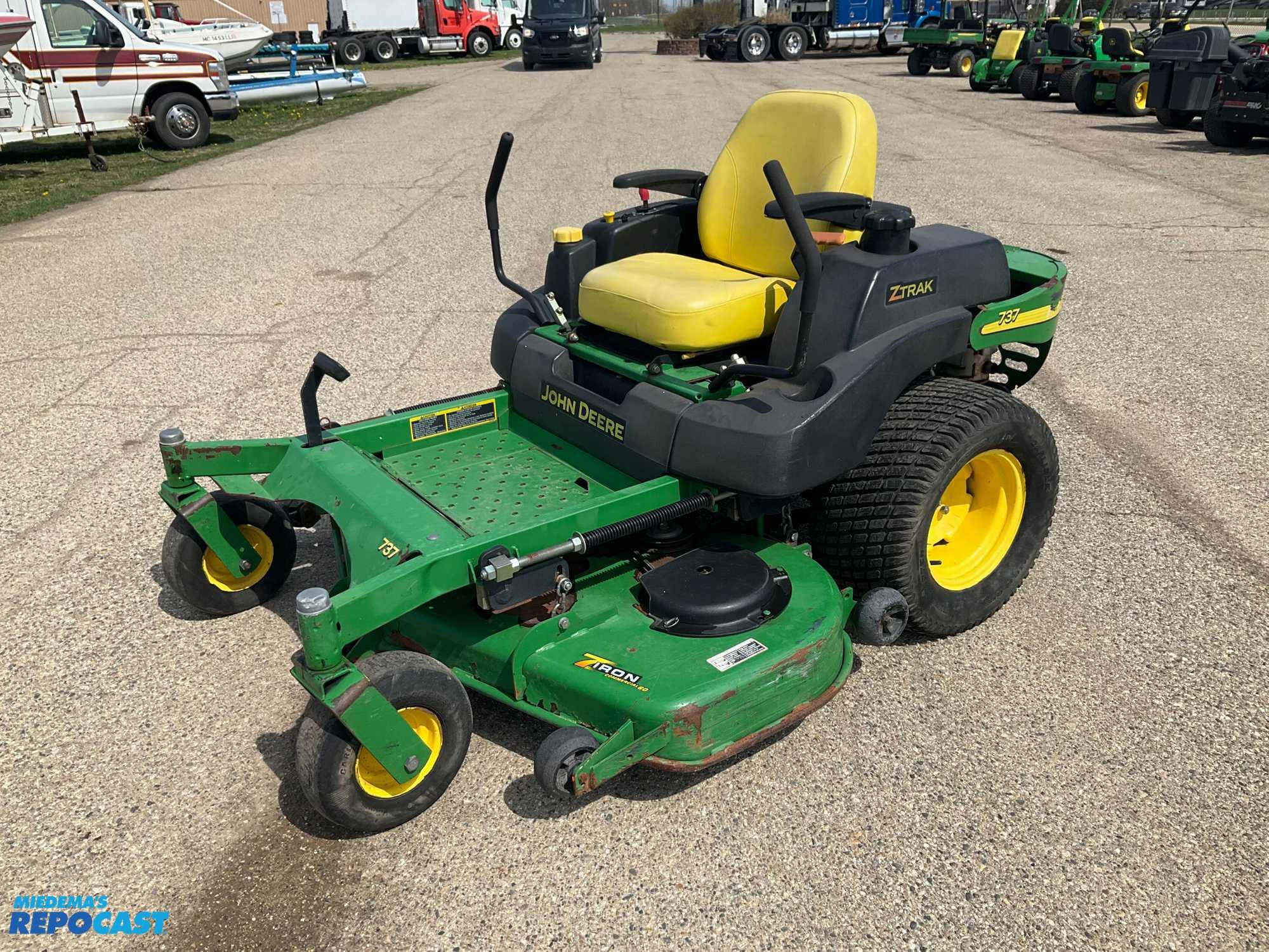 Main image John Deere 737