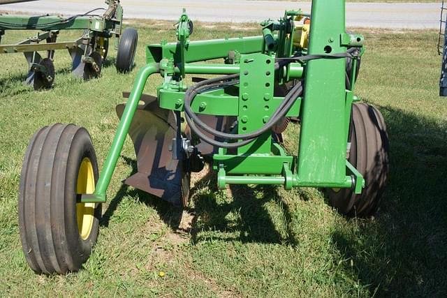 Image of John Deere 3100 equipment image 1