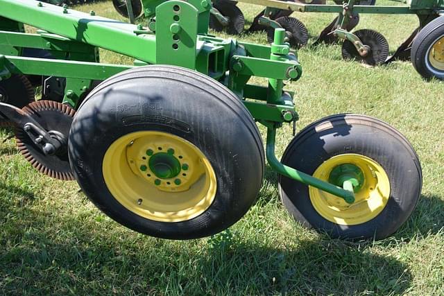 Image of John Deere 3100 equipment image 3