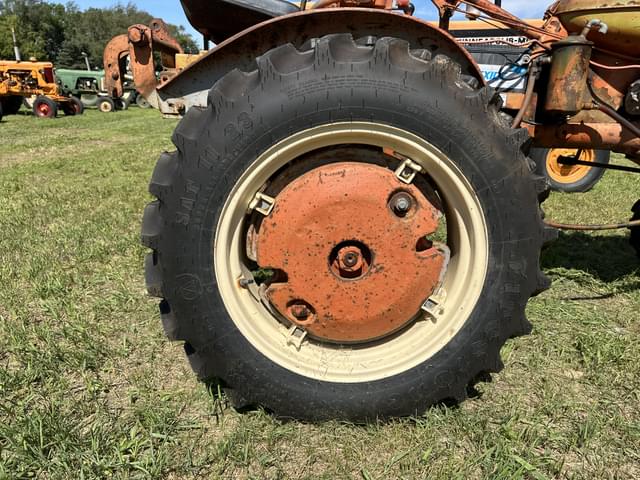 Image of Allis Chalmers B equipment image 2