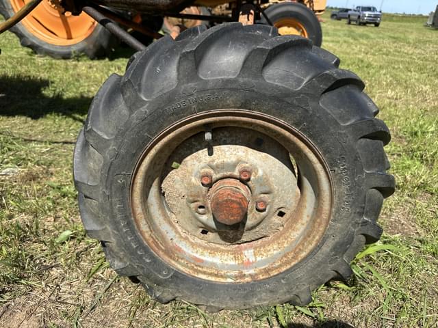 Image of Allis Chalmers B equipment image 1