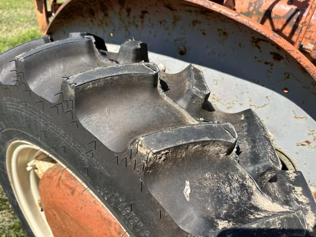 Image of Allis Chalmers B equipment image 3