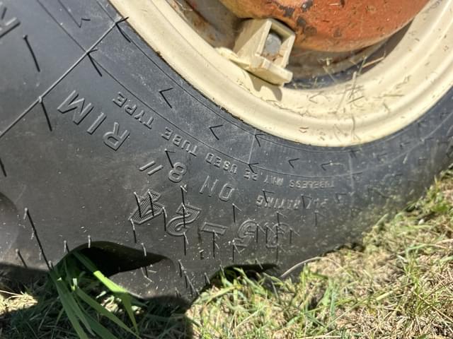 Image of Allis Chalmers B equipment image 4