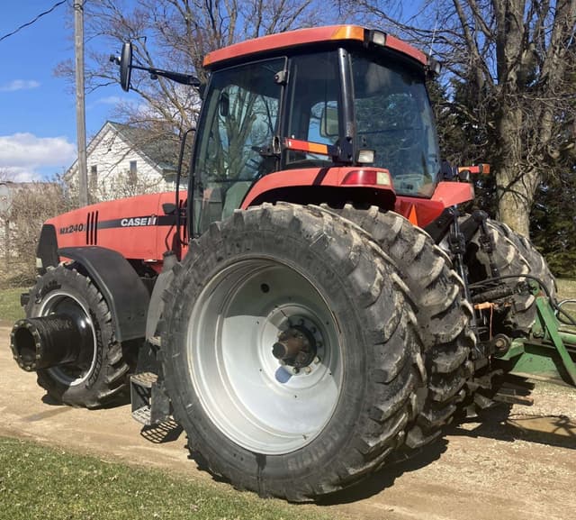 Image of Case IH MX240 equipment image 2