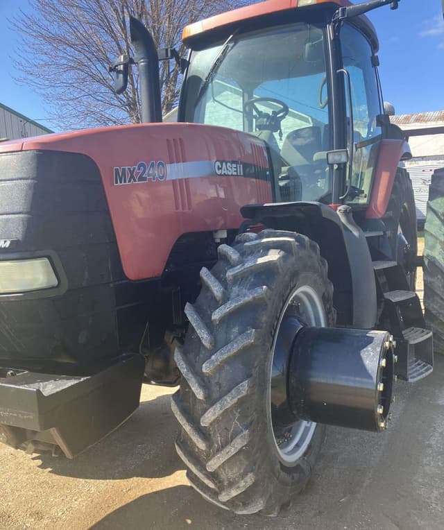 Image of Case IH MX240 equipment image 1