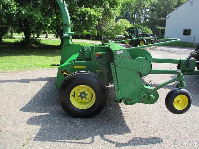 Image of John Deere 3955 equipment image 2