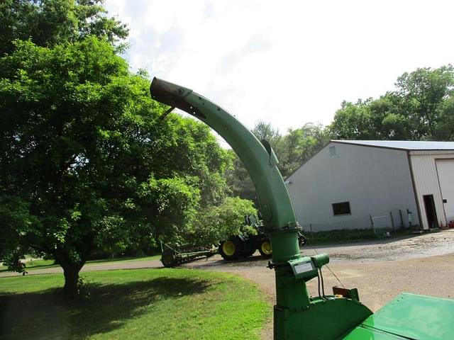 Image of John Deere 3955 equipment image 4