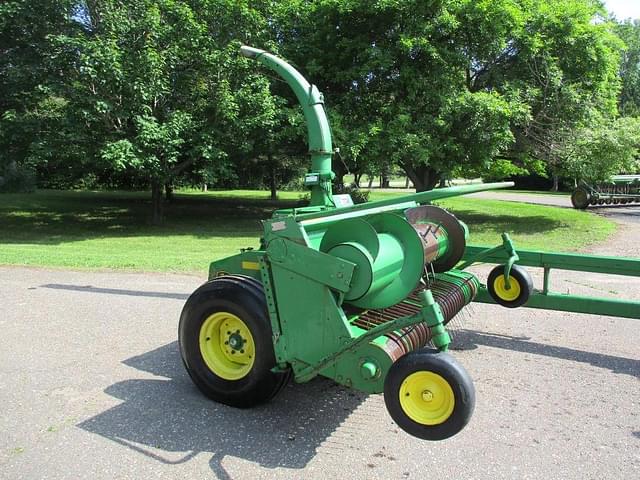 Image of John Deere 3955 equipment image 1