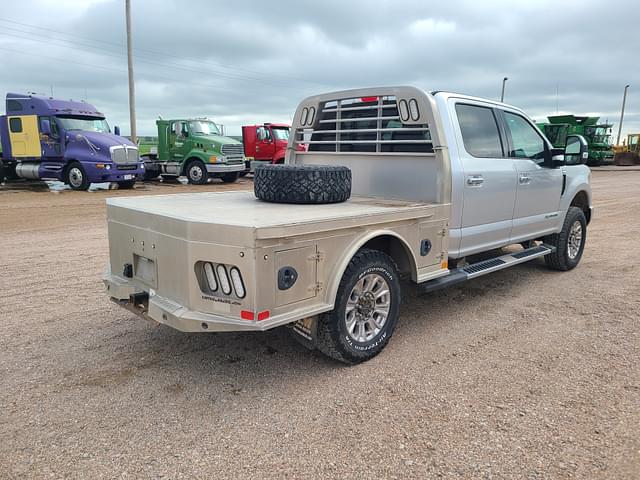 Image of Ford F-250 equipment image 2