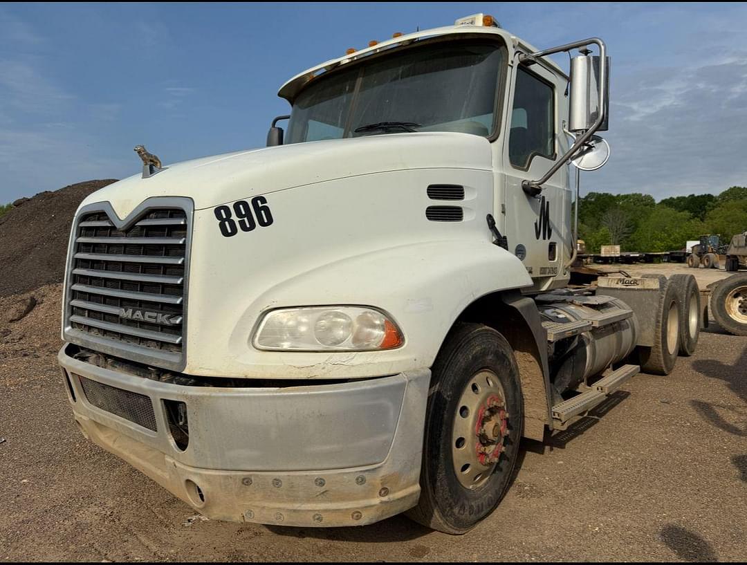 Image of Mack CXU Image 0