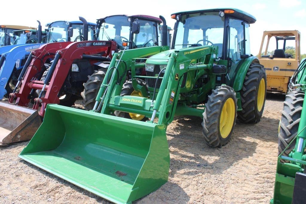 John Deere 5075E Equipment Image0