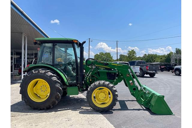 Image of John Deere 5065E equipment image 3